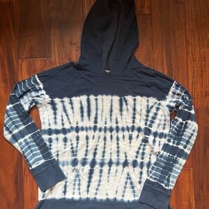 Girl’s Old Navy Tie Dyed Light weight Hoodie size xl
